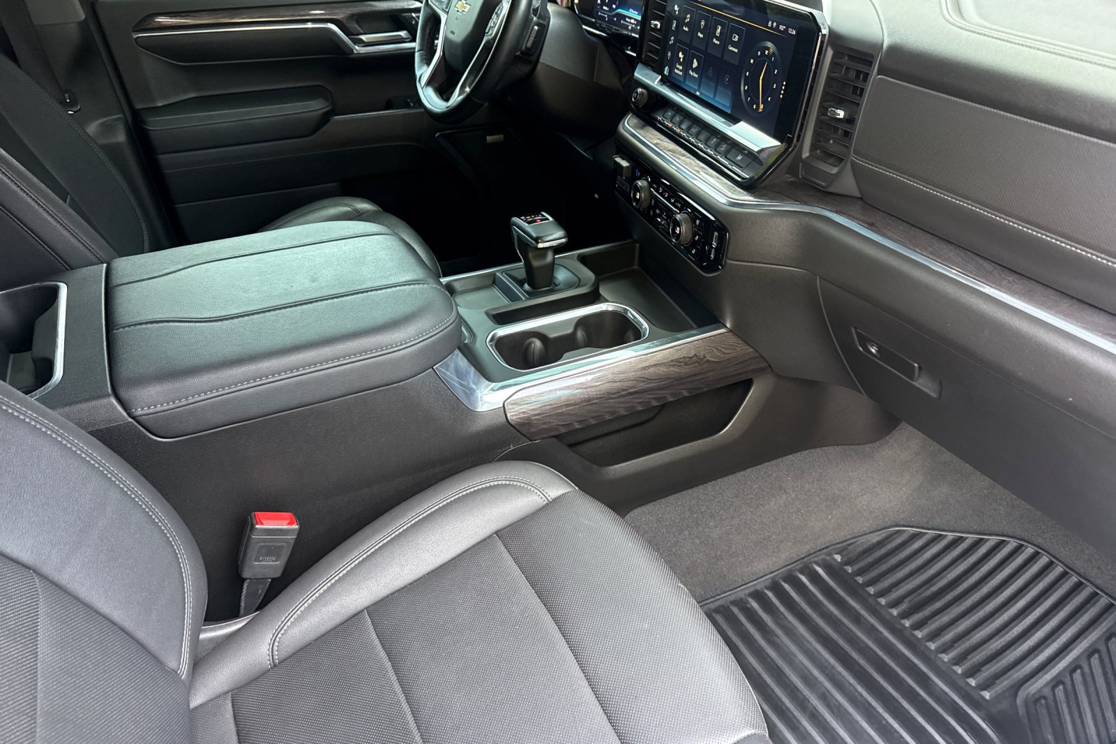 Used 2023 Chevrolet Silverado 1500 LTZ w/ LTZ Convenience Package II AWD/4WD image 19