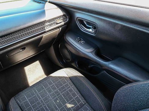 Used 2024 Honda HR-V Sport image 18