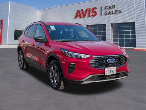 Used 2025 Ford Escape ST-Line image 3