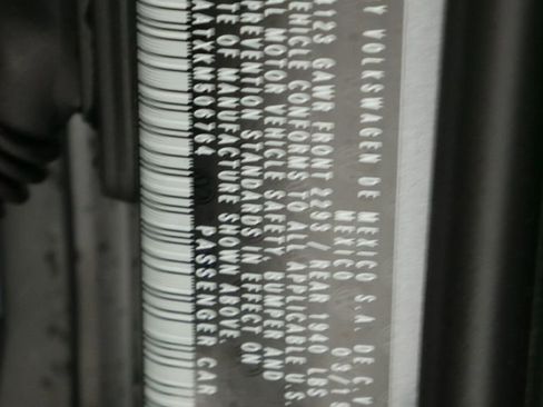 Used 2019 Volkswagen Beetle 2.0T SE image 21