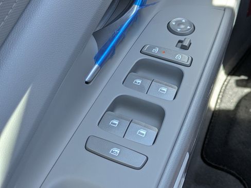 New 2026 Hyundai Elantra SE FWD image 18