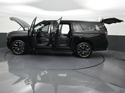 Used 2025 Chevrolet Suburban RST w/ Comfort Package RWD image 35