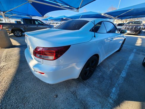 Used 2011 Lexus IS 250C image 4