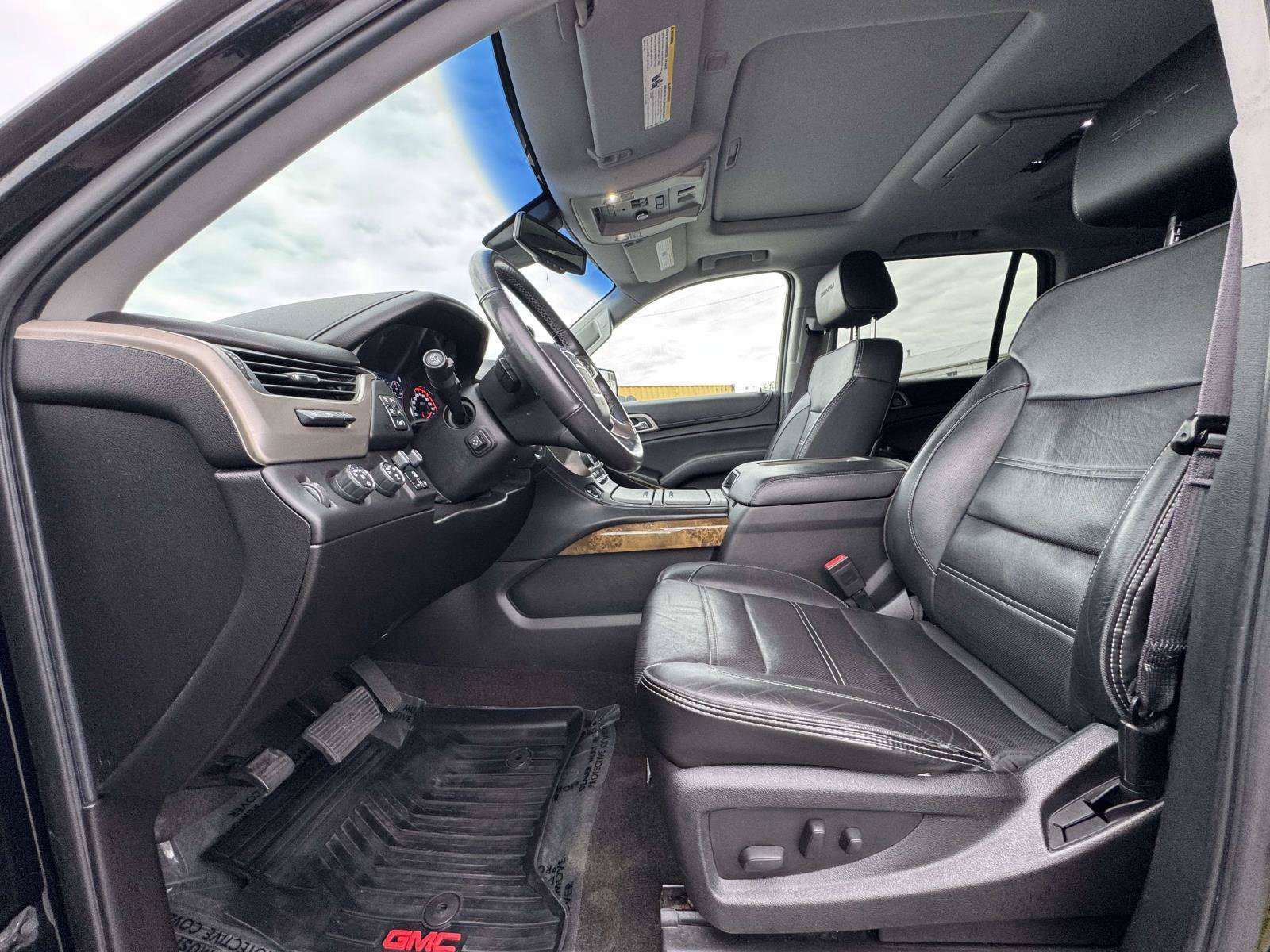 Used 2016 GMC Yukon Denali w/ Open Road Package AWD/4WD image 23