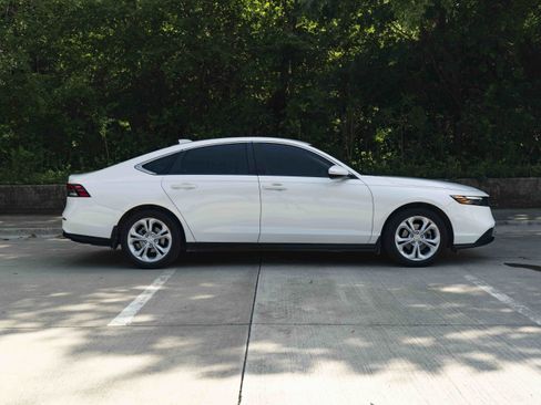 Used 2024 Honda Accord LX image 10