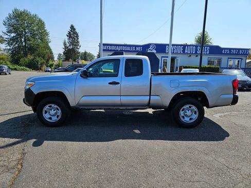 Used 2022 Toyota Tacoma SR RWD image 2