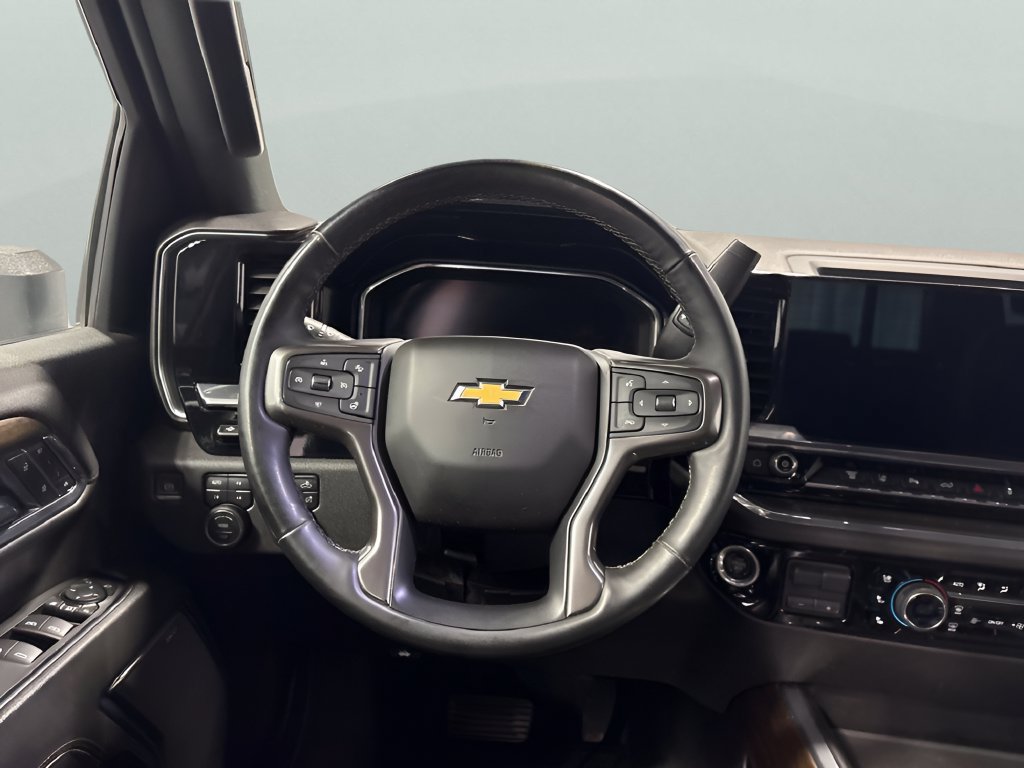Used 2024 Chevrolet Silverado 3500 High Country w/ High Country Premium Package AWD/4WD image 12