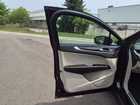 Used 2019 Lincoln MKC Reserve AWD/4WD image 14
