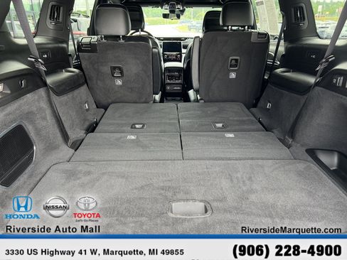 Used 2022 Jeep Grand Cherokee L Overland w/ Advanced Protech Group III AWD/4WD image 8