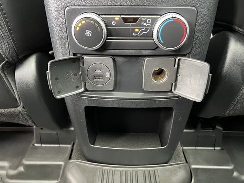 Used 2021 Ford Explorer XLT w/ Equipment Group 202A AWD/4WD image 47