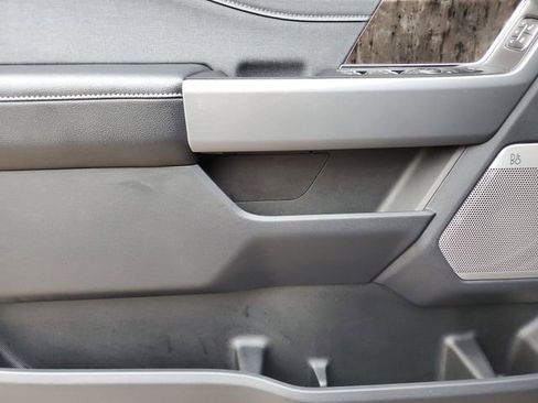 Used 2024 Ford F250 Lariat w/ Chrome Package image 16