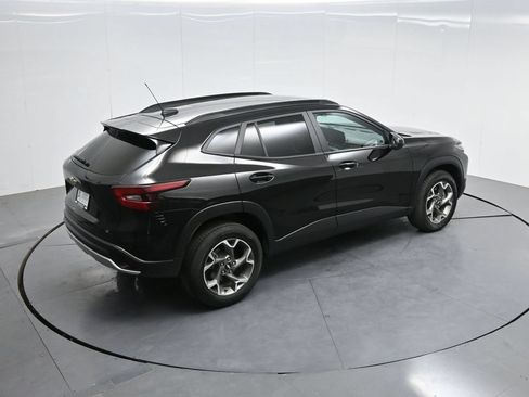 Used 2025 Chevrolet Trax LT FWD image 54