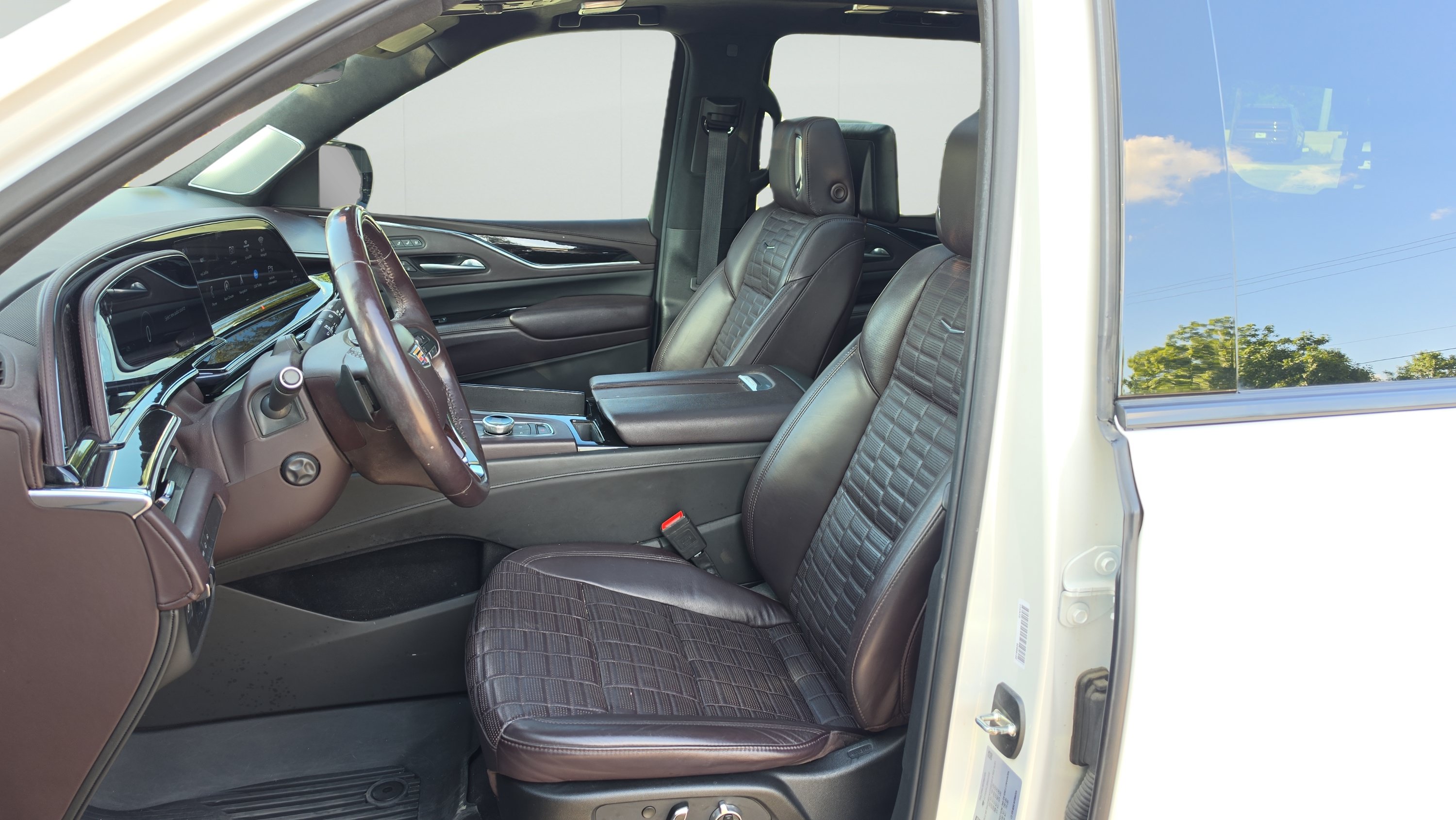 Used 2024 Cadillac Escalade Sport Platinum RWD image 9