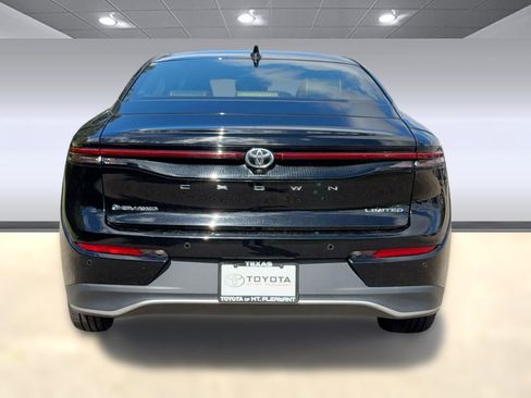 Used 2024 Toyota Crown Limited image 10