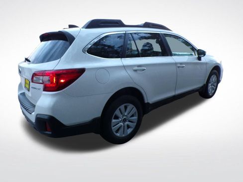 Used 2018 Subaru Outback 2.5i Premium AWD/4WD image 7
