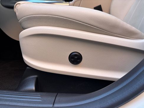 Used 2021 Mercedes-Benz GLA 250 4MATIC image 15