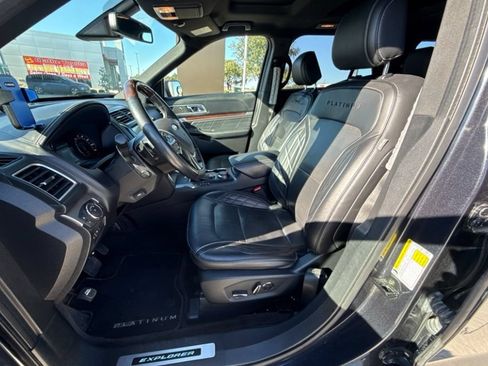 Used 2017 Ford Explorer Platinum AWD/4WD image 13