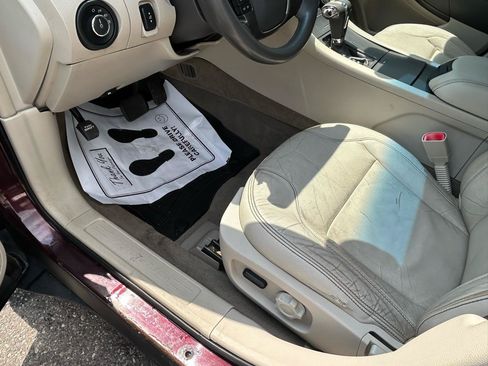 Used 2011 Ford Taurus SEL FWD image 10