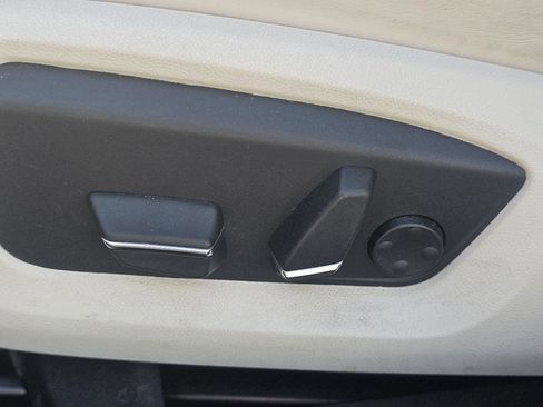 Used 2014 BMW 528i xDrive Sedan AWD/4WD image 13
