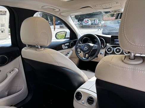 Used 2018 Mercedes-Benz C 300 4MATIC Sedan w/ Premium Package image 23