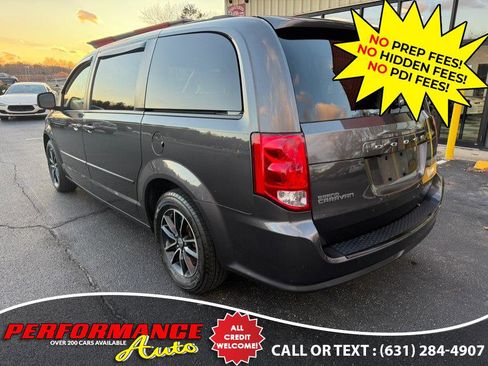Used 2017 Dodge Grand Caravan SE image 5