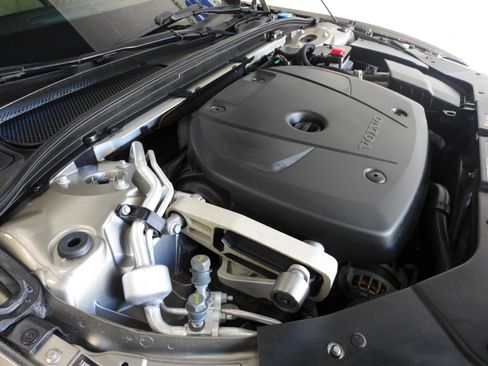 Used 2020 Volvo S60 T5 Momentum image 64