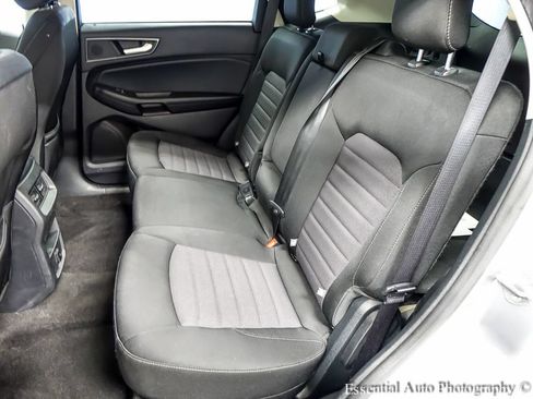 Used 2020 Ford Edge SE FWD image 10