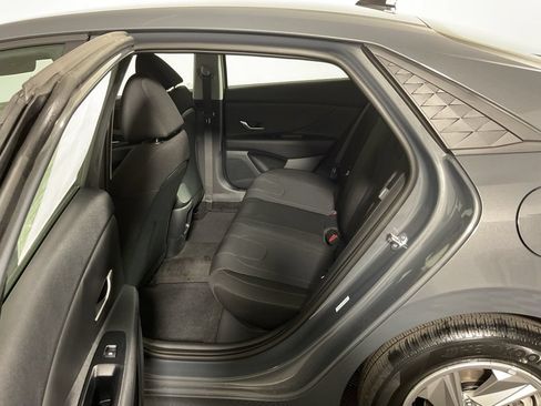 New 2026 Hyundai Elantra SE FWD image 31