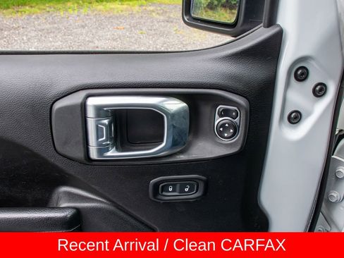 Used 2025 Jeep Gladiator Sport AWD/4WD image 21