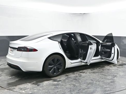 Used 2021 Tesla Model S Plaid image 74
