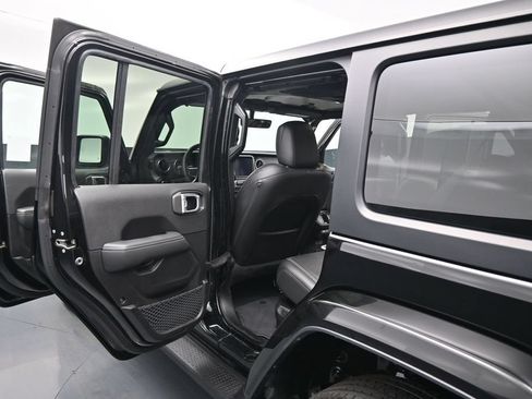 Used 2023 Jeep Wrangler Unlimited Sahara AWD/4WD image 14