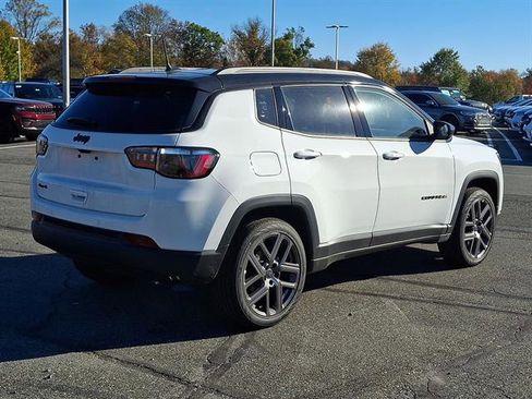 New 2026 Jeep Compass Limited image 4