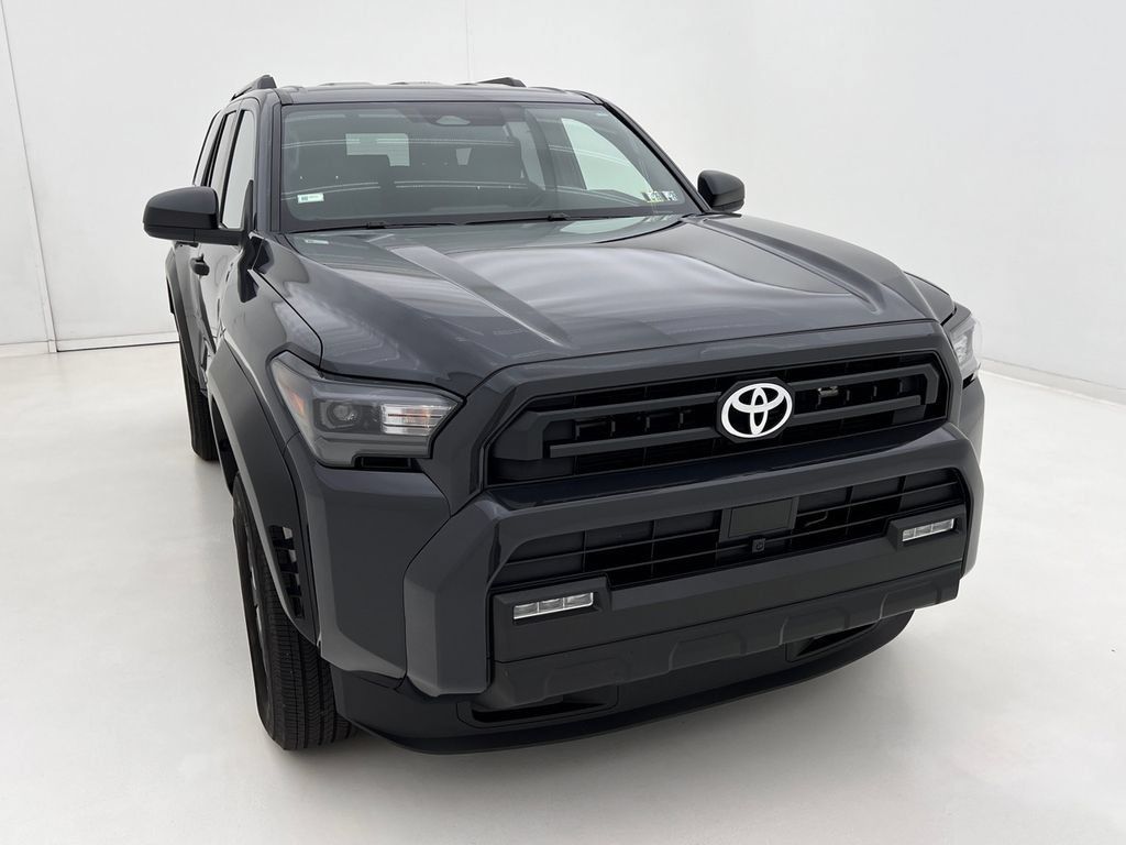 Used 2025 Toyota 4Runner SR5 AWD/4WD image 3