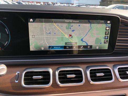 Used 2022 Mercedes-Benz GLE 350 4MATIC w/ Premium Package image 27