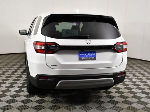 Used 2025 Honda Pilot EX-L image 7