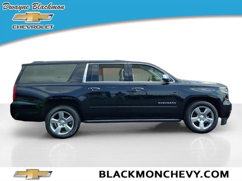 Used 2020 Chevrolet Suburban Premier AWD/4WD image 2