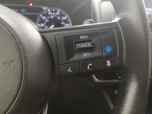 Used 2024 Nissan Rogue SV FWD image 21