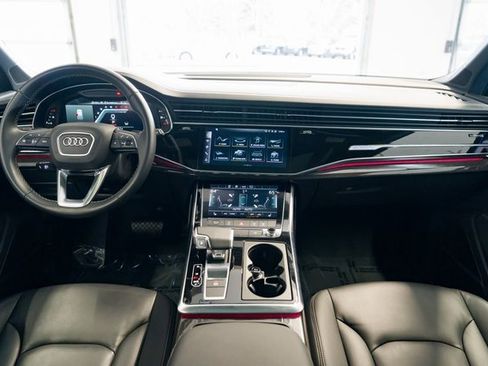 Used 2025 Audi Q7 3.0T Premium Plus image 9