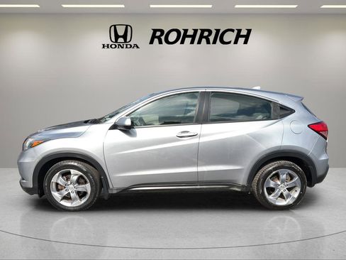 Used 2018 Honda HR-V LX image 9