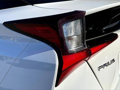 Used 2022 Toyota Prius L Eco image 24