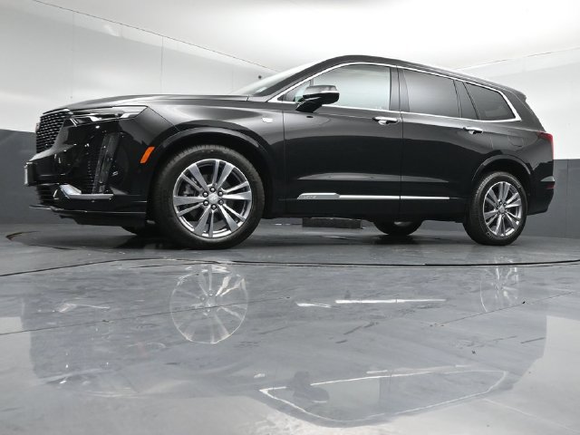 Used 2025 Cadillac XT6 Premium Luxury w/ Technology Package AWD/4WD image 41