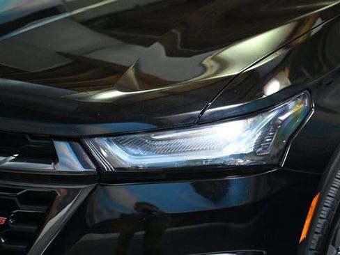 Used 2023 Chevrolet Traverse RS image 16