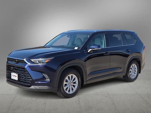 Certified 2024 Toyota Grand Highlander FWD image 4