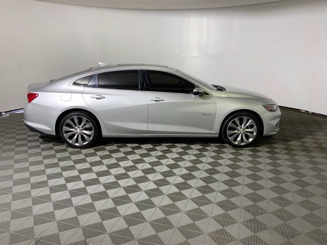 Used 2017 Chevrolet Malibu Premier w/ Premier Sun and Wheel Package FWD image 5