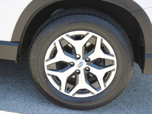 Used 2023 Subaru Forester Premium AWD/4WD image 8