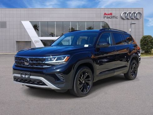 Used 2023 Volkswagen Atlas SE w/ Panoramic Sunroof Package FWD image 1
