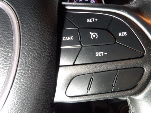 Used 2023 Dodge Challenger SXT image 19