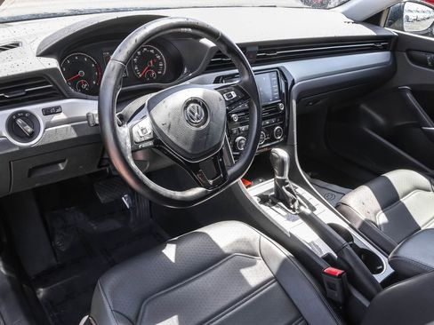 Used 2020 Volkswagen Passat 2.0T SE FWD image 4