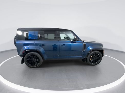 Used 2026 Land Rover Defender 110 OCTA AWD/4WD image 9