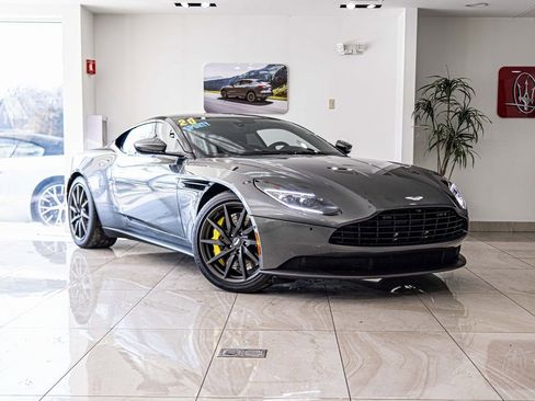 Used 2020 Aston Martin DB11 Coupe image 5